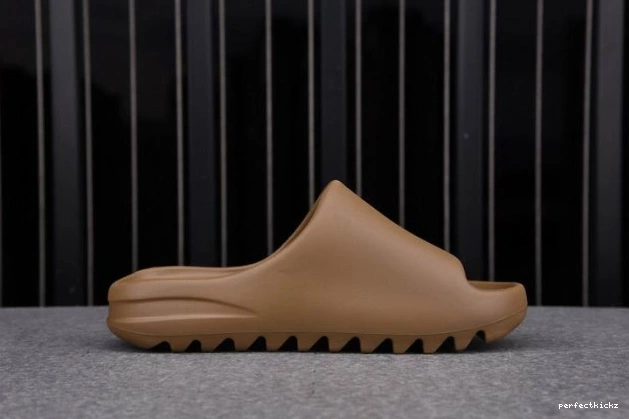 Core Adidas Yeezy G55492 Slide 0825